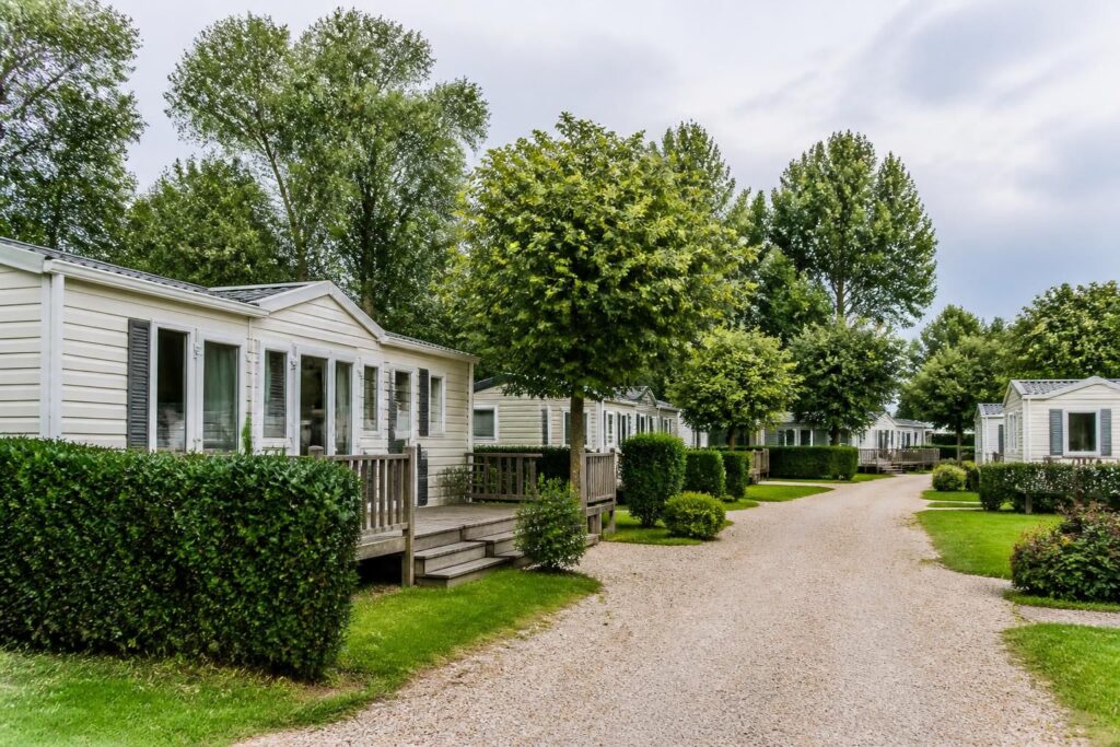 découvrez des campings à vendre dans le nord pas de calais, incluant mobil-homes et terrains. opportunités idéales pour investissement ou projet touristique.